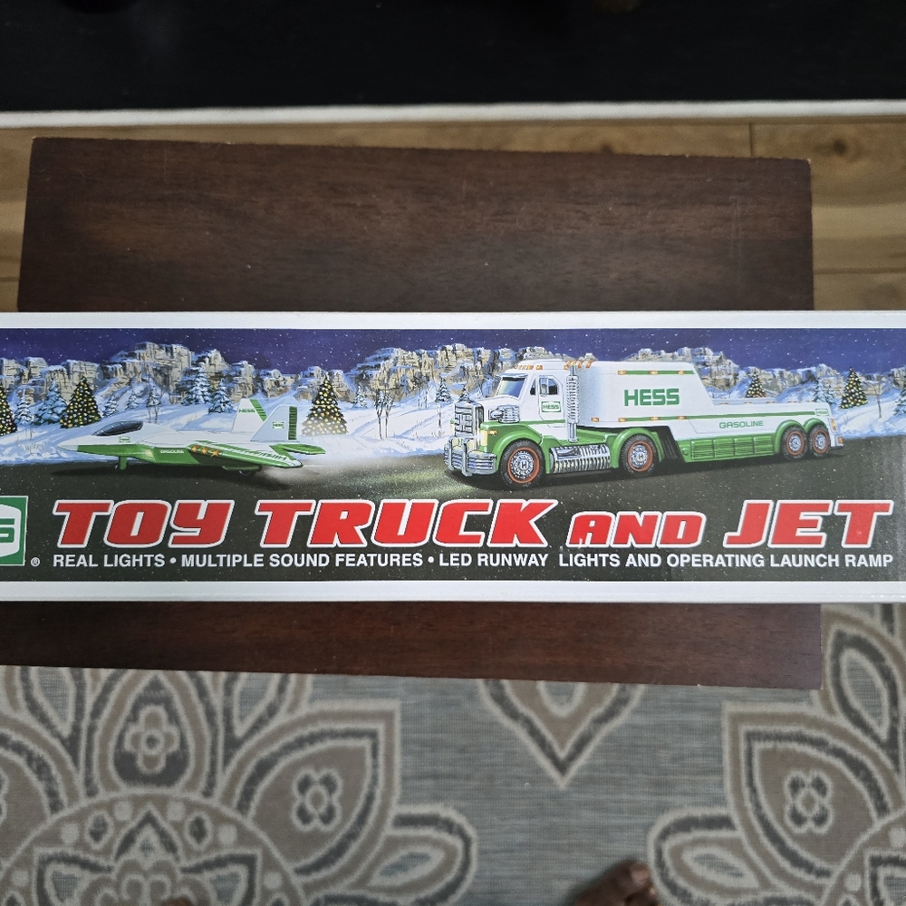 2010 Hess Toy Trailer Truck & Jet. New in Box. - Picture 9 of 10
